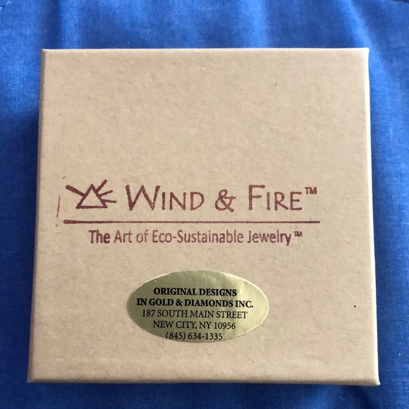 A bracelet - Picture 3 of 3